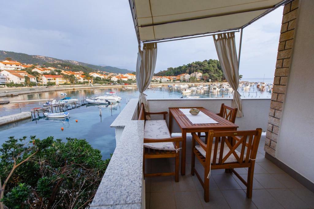 Apartmani Maris III Ραμπ Εξωτερικό φωτογραφία